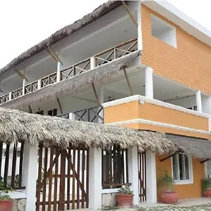 hotel-holmar.quintano-roohotels.com/